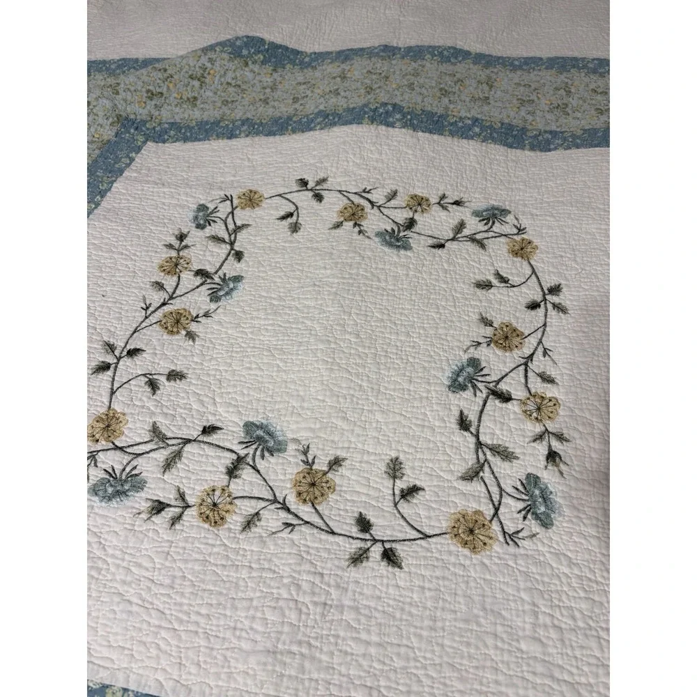 Vintage Large Quilt Green, Blue Spring & Floral‎ Scalloped Edges 112